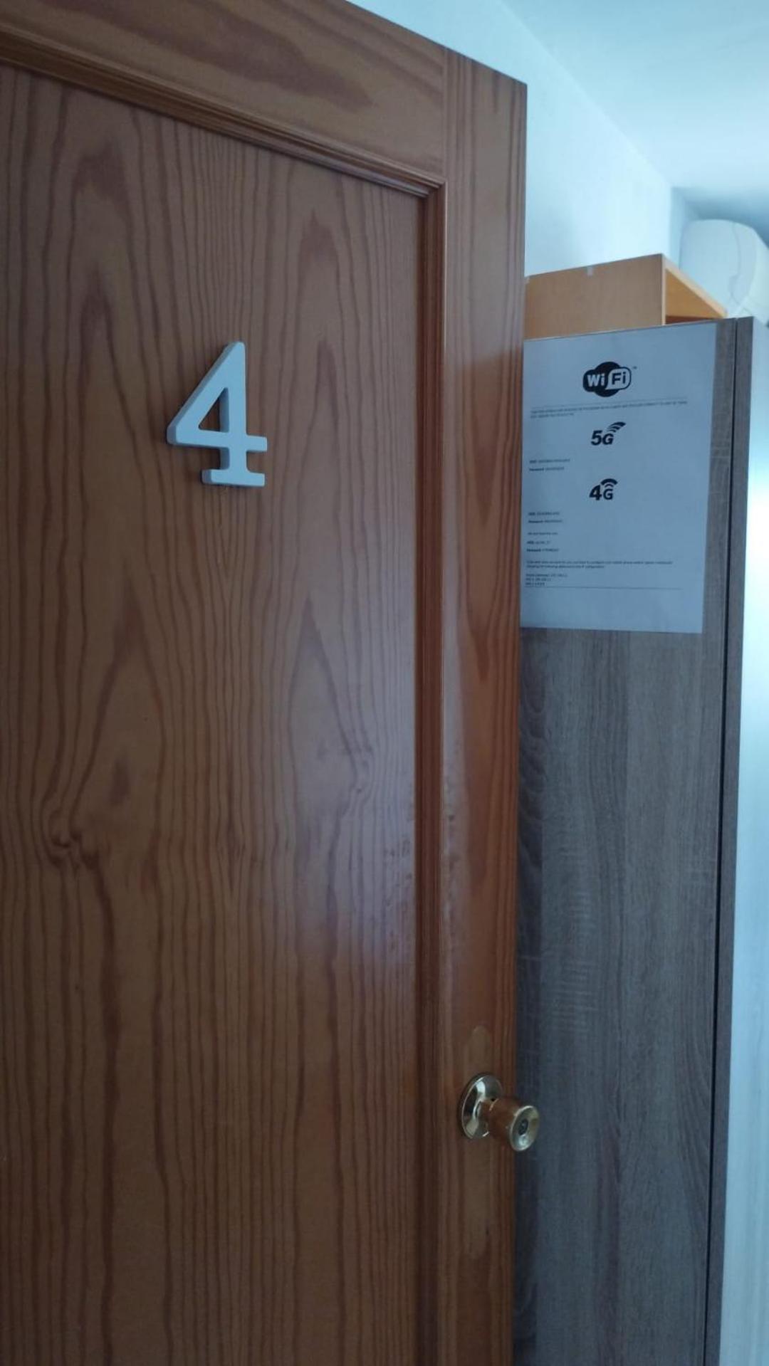 Habitaciones Privadas Con Cama Doble En Sevilla Zewnętrze zdjęcie