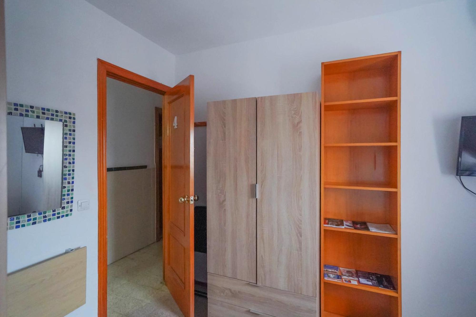 Habitaciones Privadas Con Cama Doble En Sevilla Zewnętrze zdjęcie