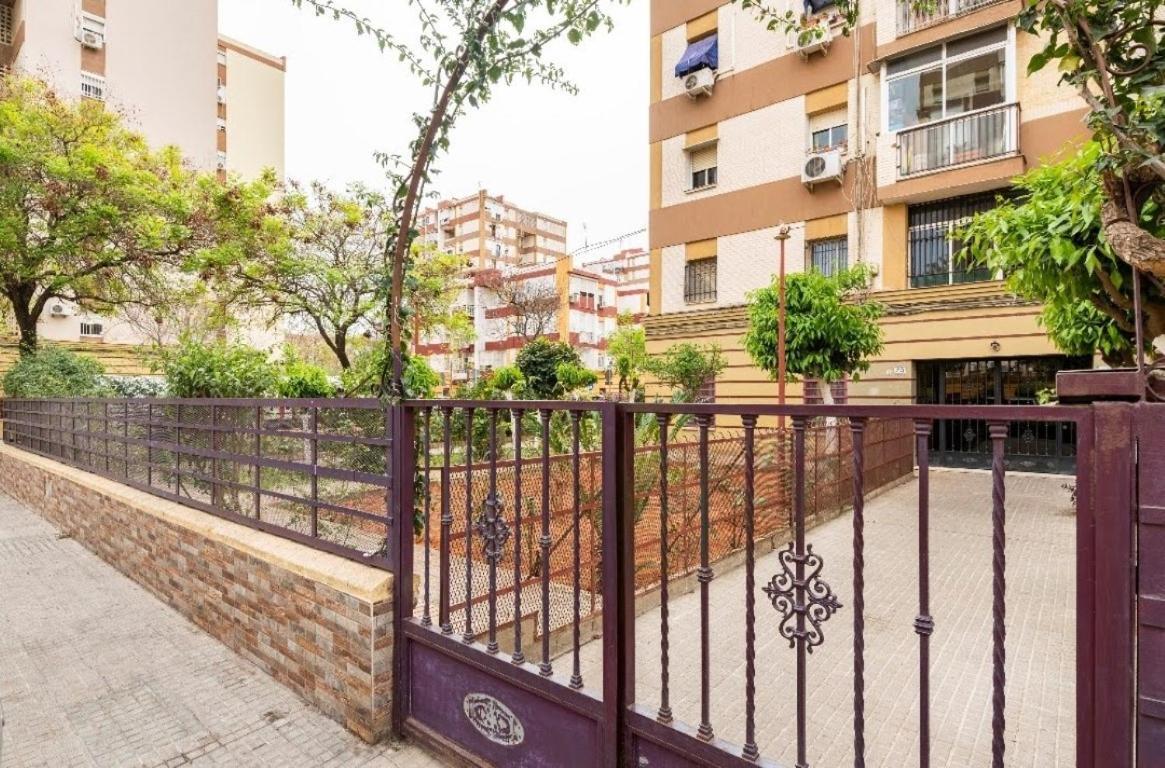 Habitaciones Privadas Con Cama Doble En Sevilla Zewnętrze zdjęcie