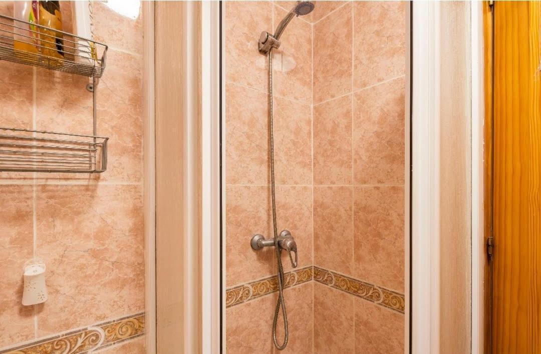 Habitaciones Privadas Con Cama Doble En Sevilla Zewnętrze zdjęcie