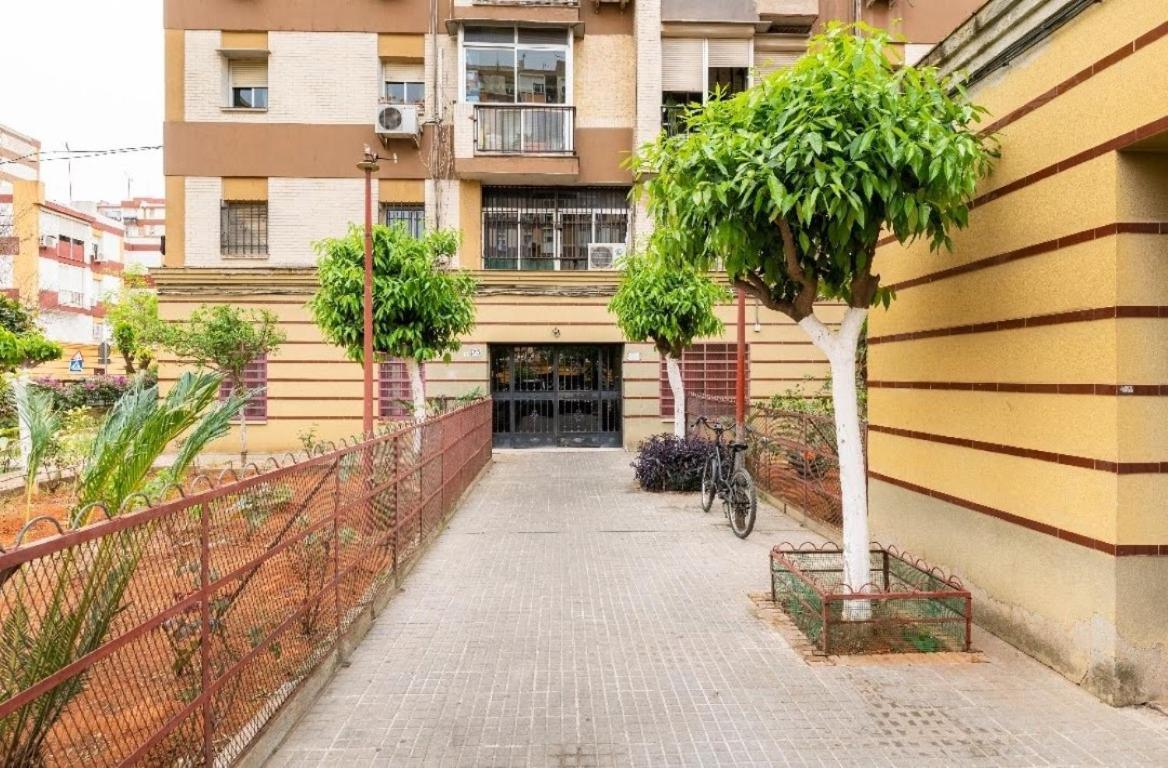 Habitaciones Privadas Con Cama Doble En Sevilla Zewnętrze zdjęcie