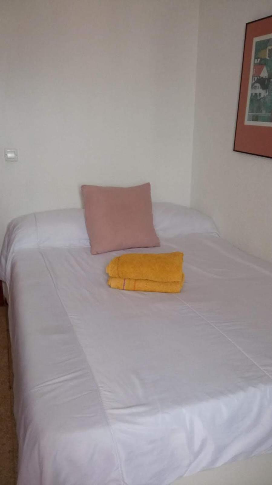 Habitaciones Privadas Con Cama Doble En Sevilla Zewnętrze zdjęcie