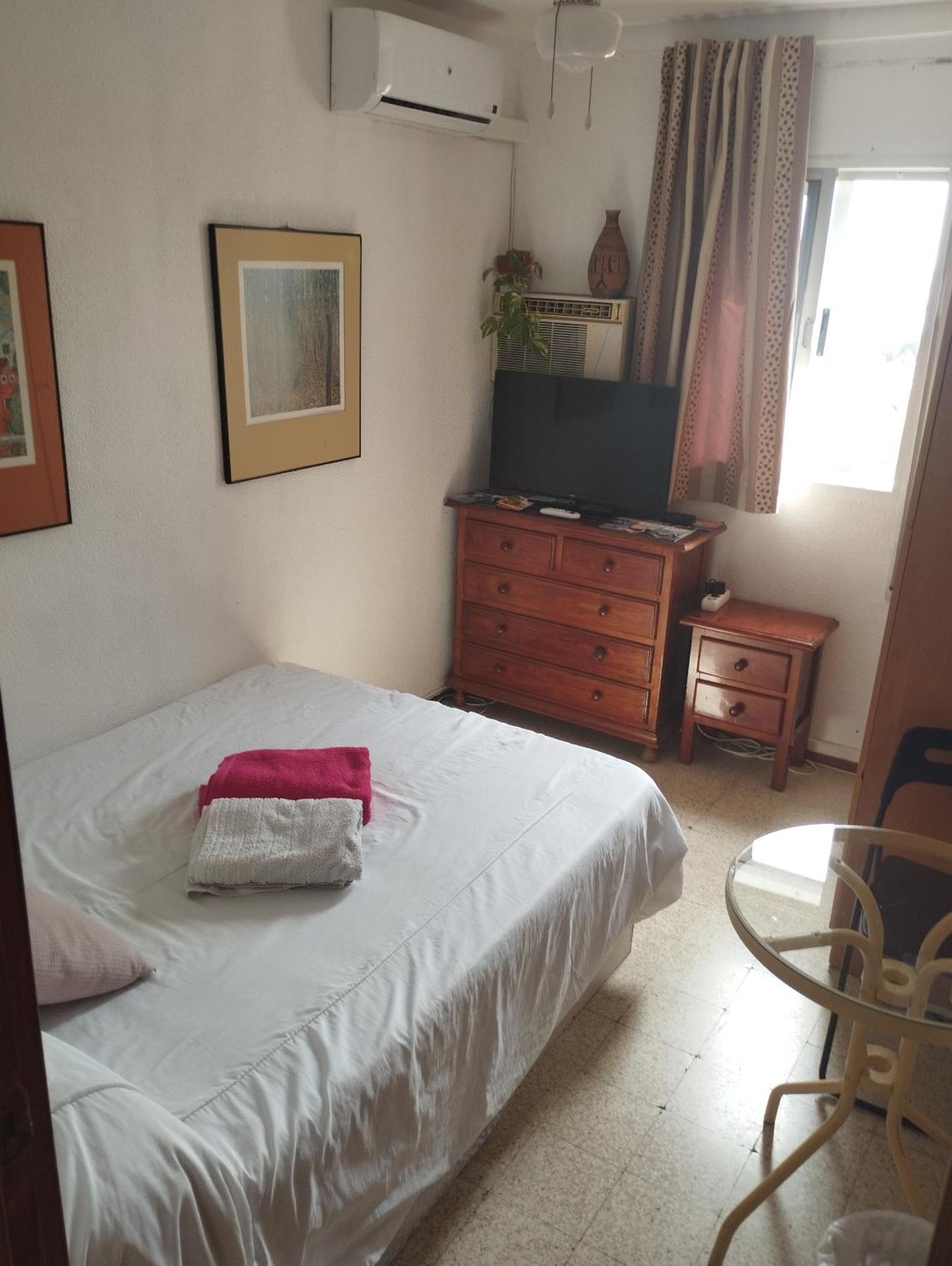 Habitaciones Privadas Con Cama Doble En Sevilla Zewnętrze zdjęcie