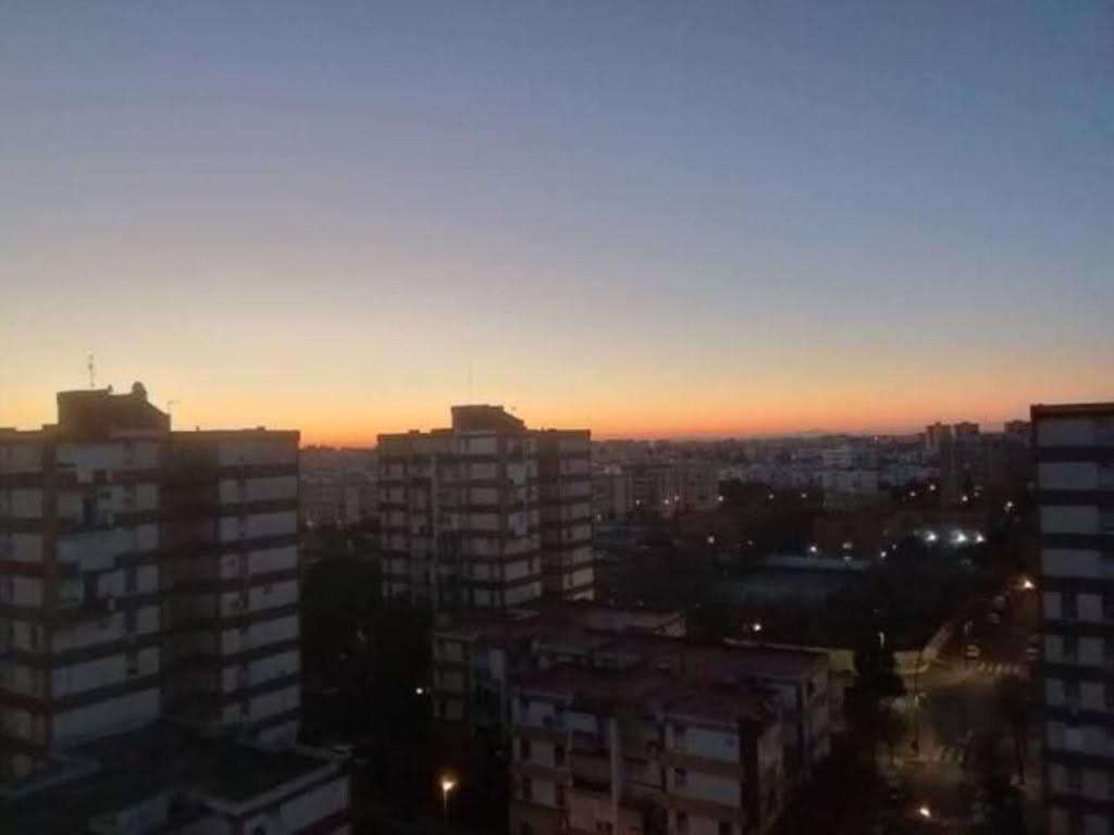 Habitaciones Privadas Con Cama Doble En Sevilla Zewnętrze zdjęcie